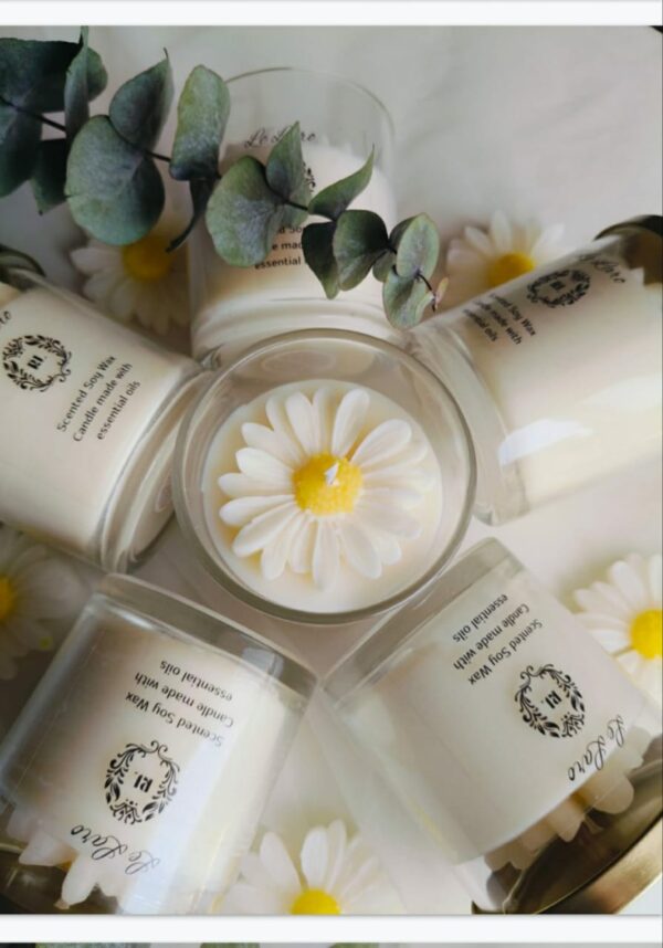 Le Laro Citrus Daisy Luxury Scented Candle