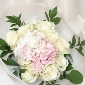 Le Laro Roses and Hydrangea