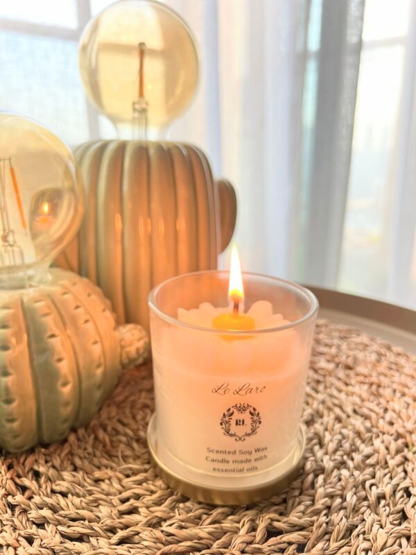 Le Laro Citrus Daisy Luxury Scented Candle